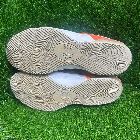 Nike Kids Sneakers Gray and Orange - Picture 6 of 7